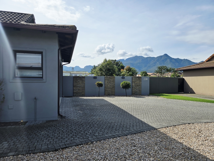 3 Bedroom Property for Sale in Earls Court Lifestyle Estate Western Cape